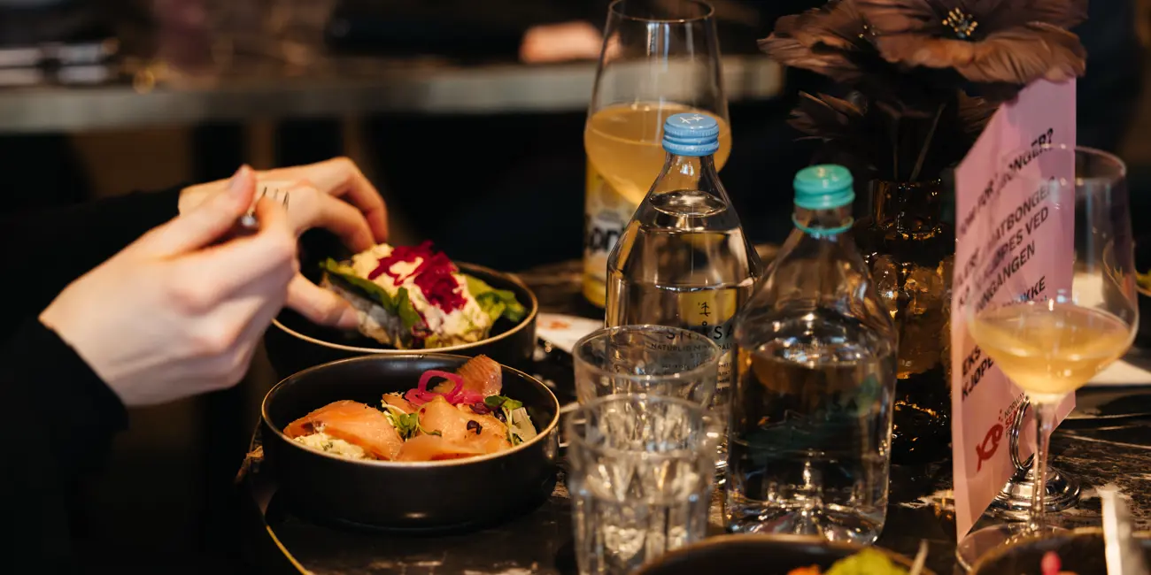 54421844899 F5e435d869 6K (1)